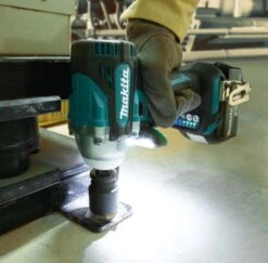Makita DTW300Z 18V Li-ion Accu Slagmoersleutel Body - 330Nm - 1/2" -Beste Gereedschaps Winkel 09ae3474e60bebcb6bcdb40ff58d1c46