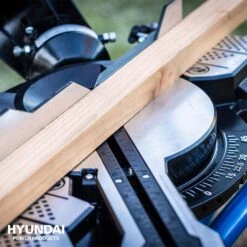 Hyundai 56256 Radiaal Afkortzaag - 1800W - 305mm (2x 45°) 18 Hyundai 56256 Radiaal Afkortzaag - 1800W - 305mm (2x 45°) -Beste Gereedschaps Winkel 34b36f3dfa9f30105af1f156f2fd9d05