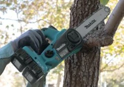 Makita DUC302Z 36V (2x 18V) Li-Ion Accu Kettingzaag Body - 300mm -Beste Gereedschaps Winkel 38bcba476d632e8eebcf7c926a28f55e