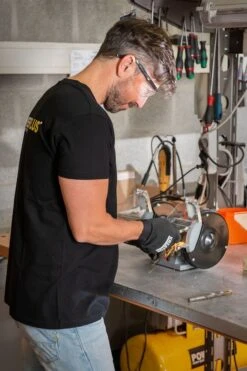 Powerplus POWE80080 Bankslijpmolen - 150W - 150mm -Beste Gereedschaps Winkel 39dcf399770f6c216e9578e15d241030