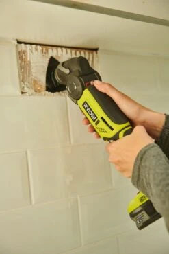 Ryobi R18MT-0 ONE+ 18V Li-Ion Accu Multitool Body Incl. Accessoires - 5133002466 -Beste Gereedschaps Winkel 5f44e4d3d8330cad47e8642212bb7bb8