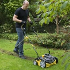 Powerplus POWXG7516 Verticuteerder / Verluchter - 1800W - 360mm 9 Powerplus POWXG7516 Verticuteerder / Verluchter - 1800W - 360mm -Beste Gereedschaps Winkel 67e1451dc41420a45d1ea852c07f7875