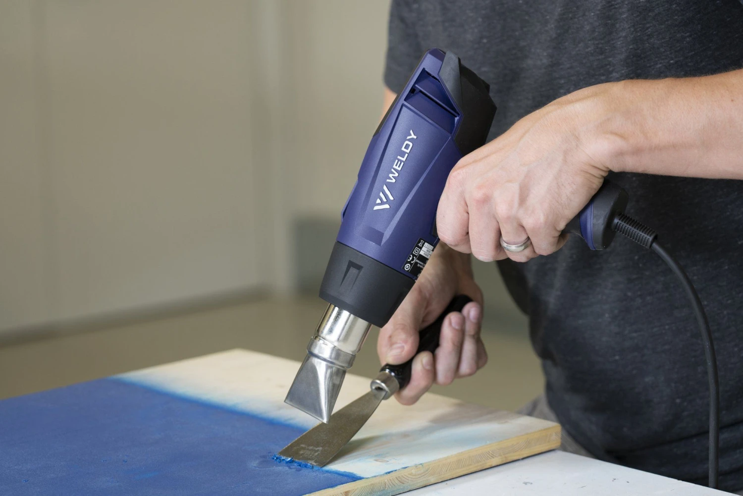 Weldy HG 330-B Heteluchtpistool Car Wrapping Kit - 1600W 8 Weldy HG 330-B Heteluchtpistool Car Wrapping Kit - 1600W - Afbeelding 6