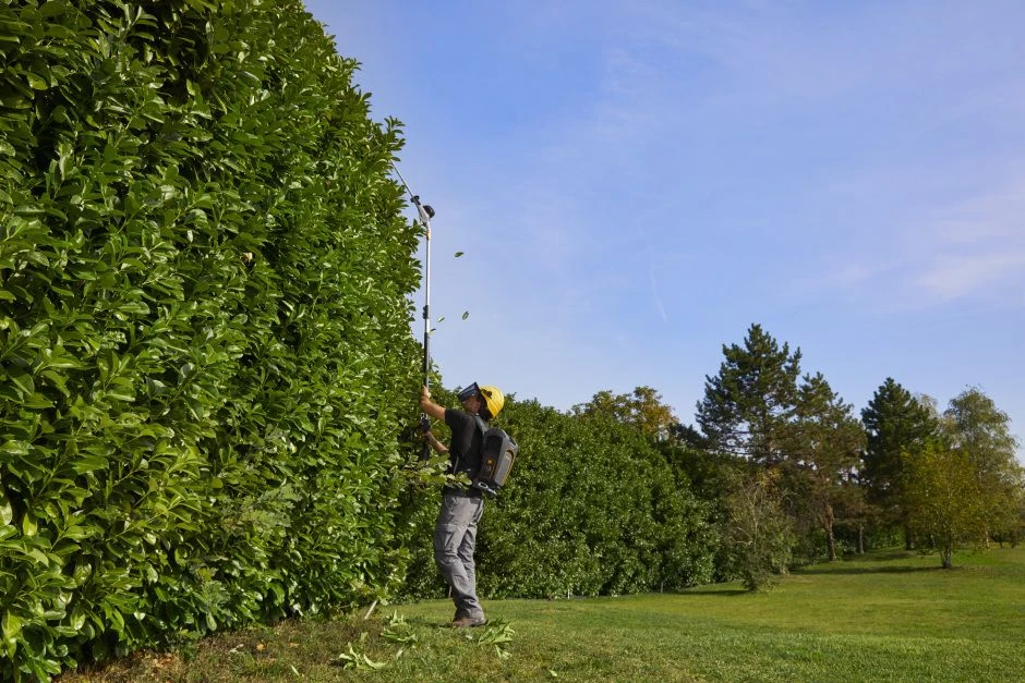 Stiga PH 900e Accu Heggenschaar Body Op Steel - 50cm - 34mm - Telescopisch 12 Stiga PH 900e Accu Heggenschaar Body Op Steel - 50cm - 34mm - Telescopisch - Afbeelding 10