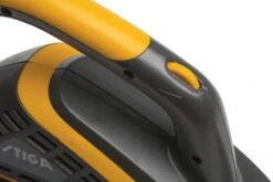 Stiga BL 130c V Elektrische Bladblazer Met Zuigfunctie - 2,6kW - 92m/s - 7m³/min -Beste Gereedschaps Winkel 9ac80f8144d3da162bbf935f5bbd5003