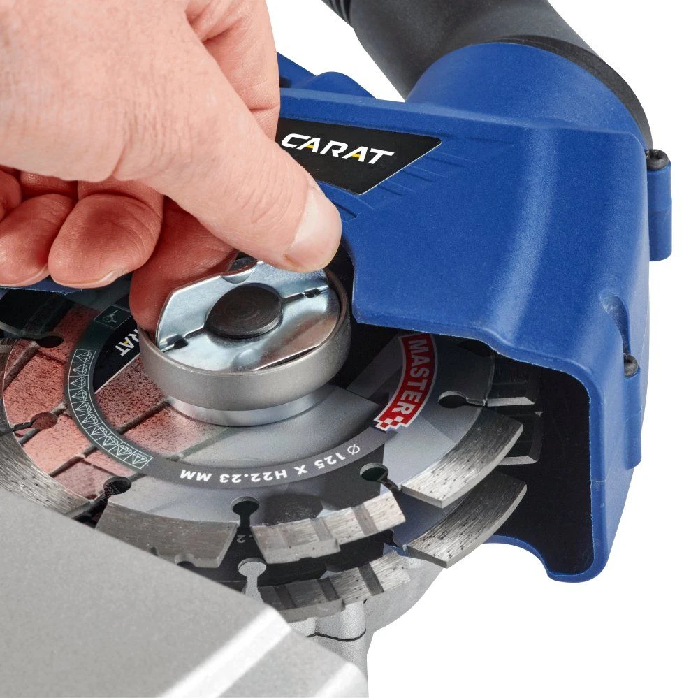 Carat SL-1255 Dustec Sleuvenzaagmachine Incl. 2 Diamantzaagbladen In Koffer - 1800W - 125 X 22,23mm 5 Carat SL-1255 Dustec Sleuvenzaagmachine Incl. 2 Diamantzaagbladen In Koffer - 1800W - 125 X 22,23mm - Afbeelding 3