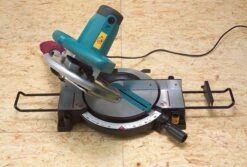 Makita MLS100 Afkortzaag - 1500W - 255 X 30mm -Beste Gereedschaps Winkel df6d09f41bfdedb67aba56cbbeea9553
